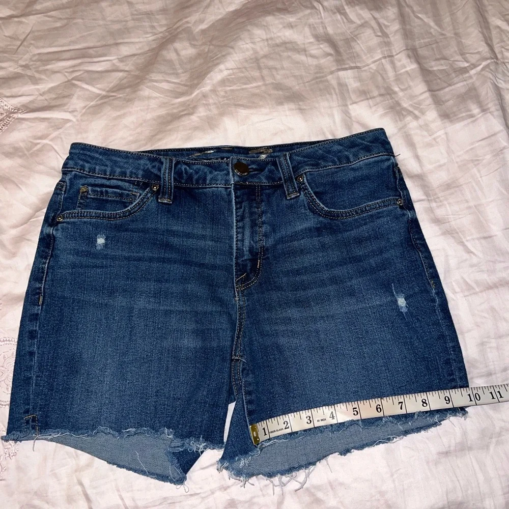 Seven7 Distressed Denim Shorts Medium Wash Raw Hem Size 6